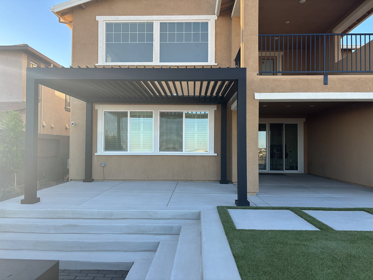 free standing luxury pergola with louvered roof