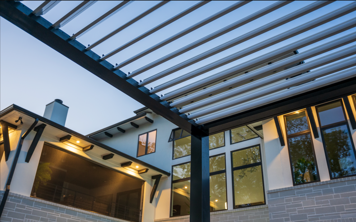 free standing luxury pergola with louvered roof