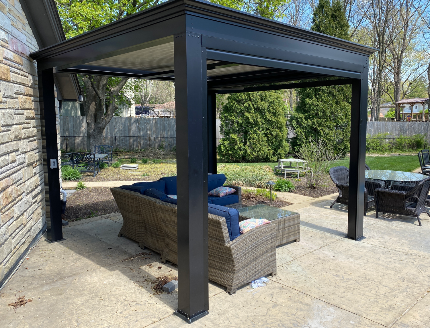 free standing luxury pergola with louvered roof