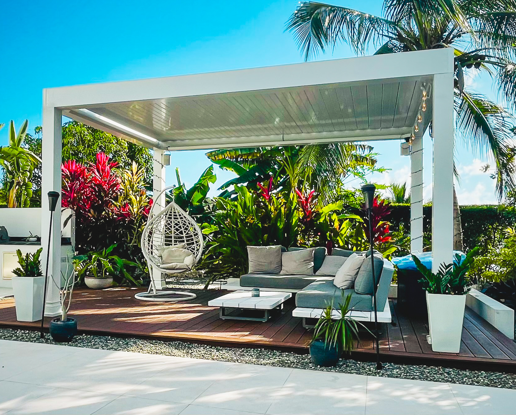 Luxury Pergola Pro